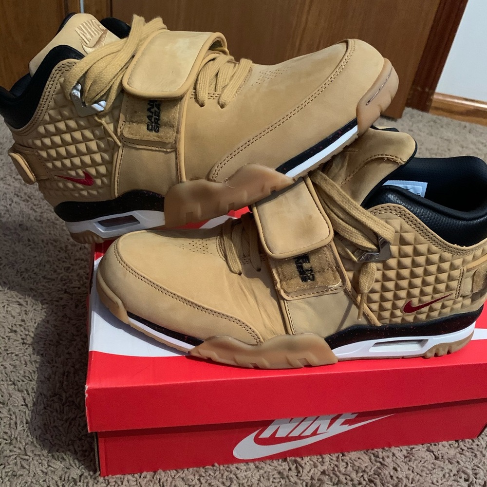 Nike Air Trainer Victor Cruz Premium Wheat